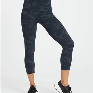 SPANX Look At Me Now Camo Leggings